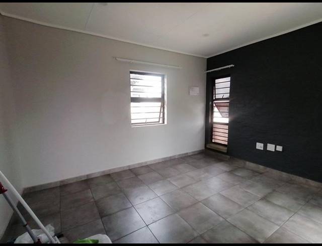 3 BEDROOM PROPERTY TO RENT IN LOTUS GARDENS